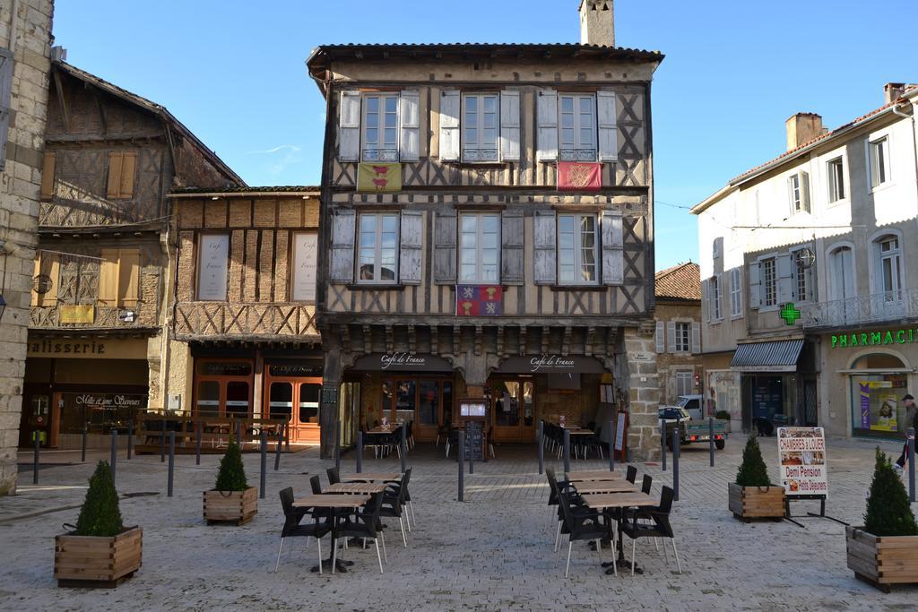 Cafe De France Acomodação com café da manhã Eauze Exterior foto