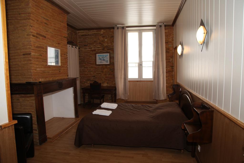 Cafe De France Acomodação com café da manhã Eauze Quarto foto